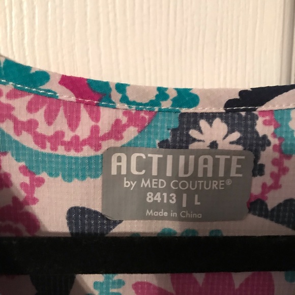 Scrub top - Picture 2 of 2